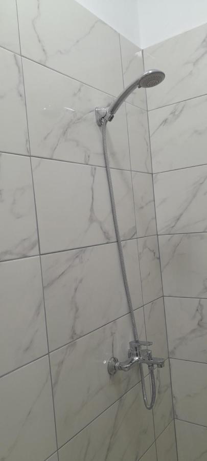 Denni'S Home Sarande Bagian luar foto