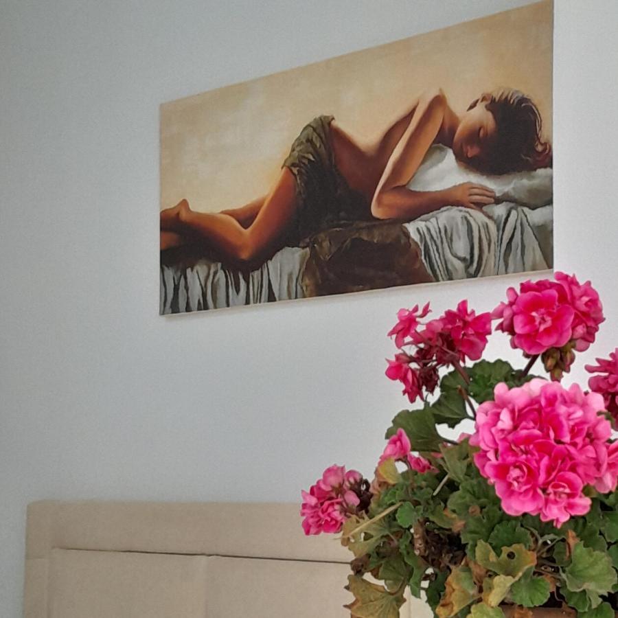 Denni'S Home Sarande Bagian luar foto