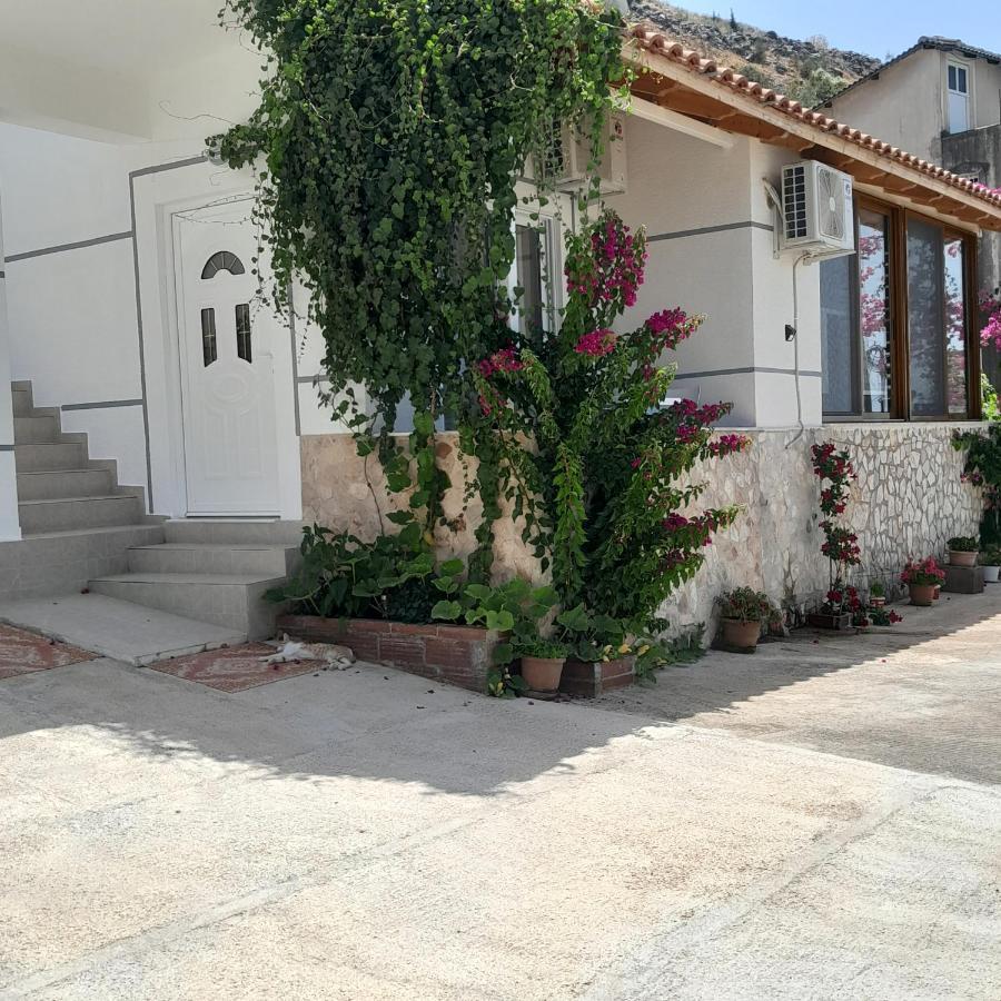 Denni'S Home Sarande Bagian luar foto