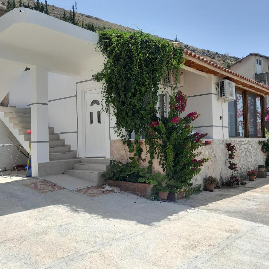 Denni'S Home Sarande Bagian luar foto