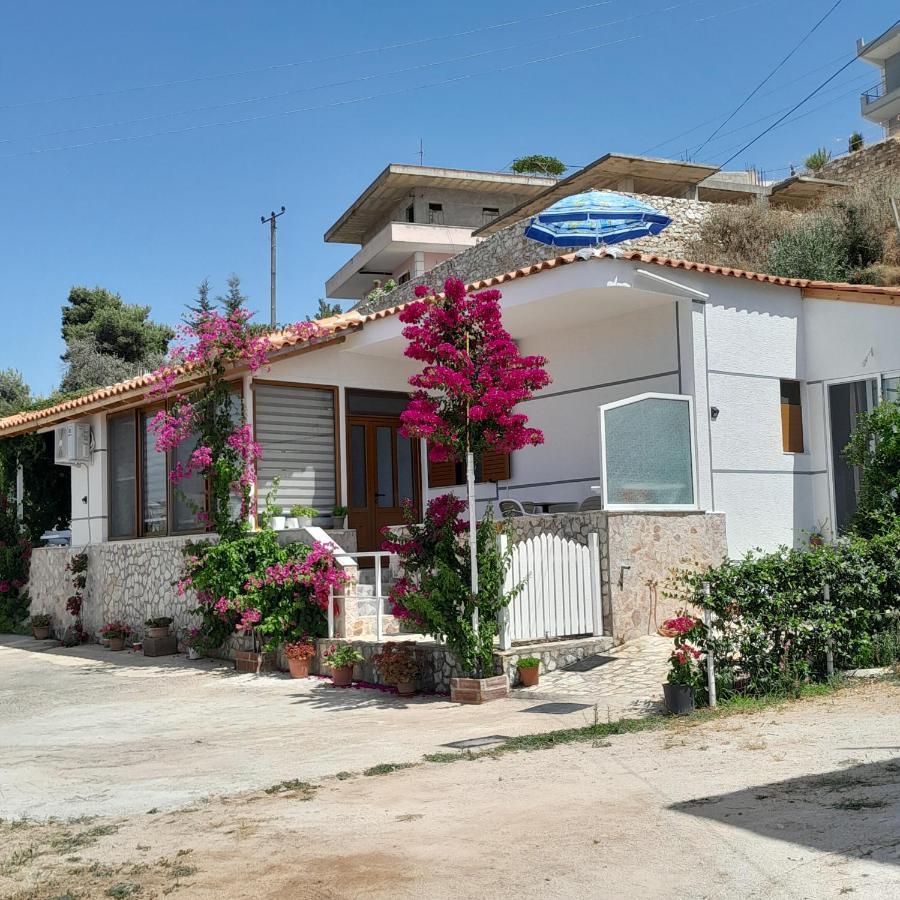 Denni'S Home Sarande Bagian luar foto