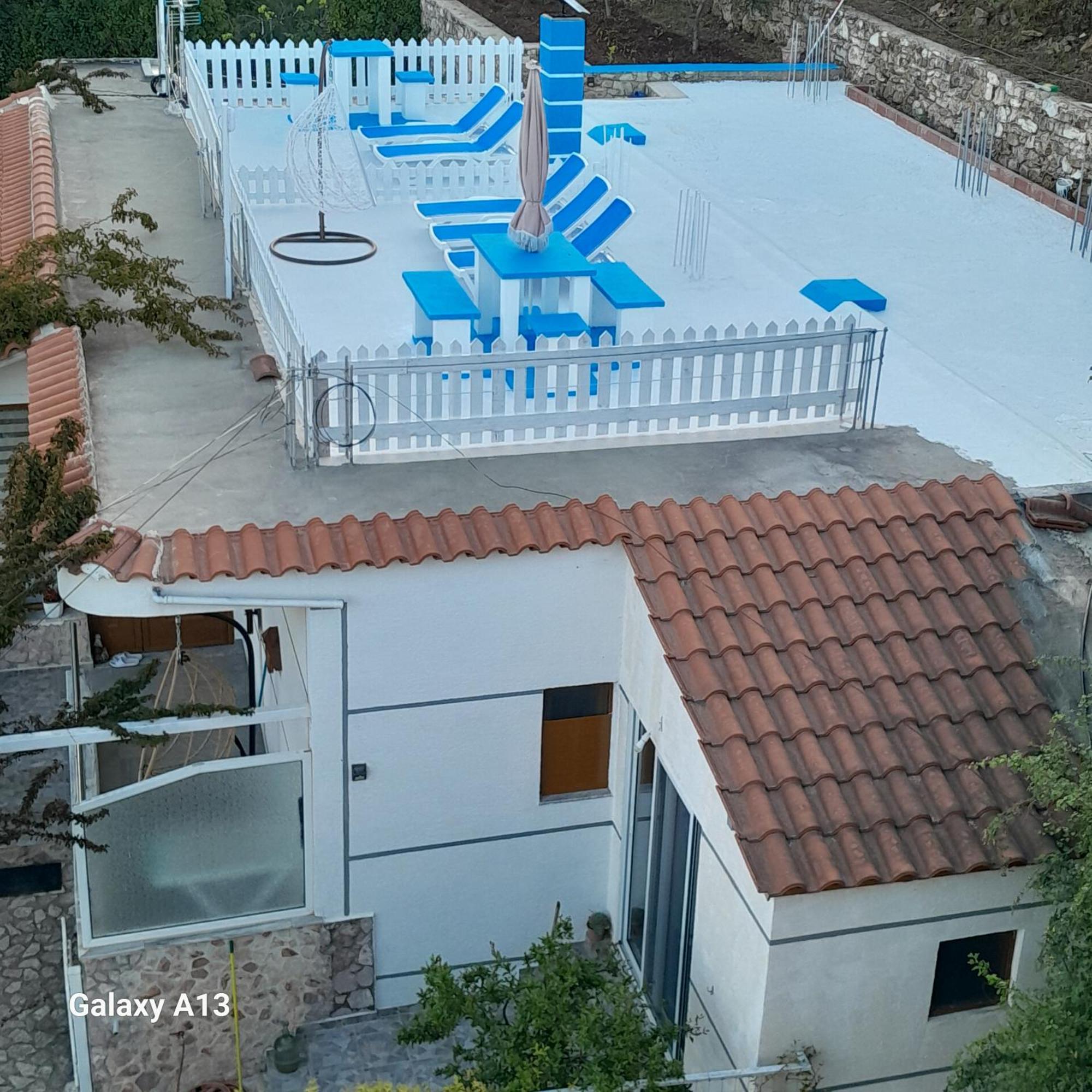 Denni'S Home Sarande Bagian luar foto
